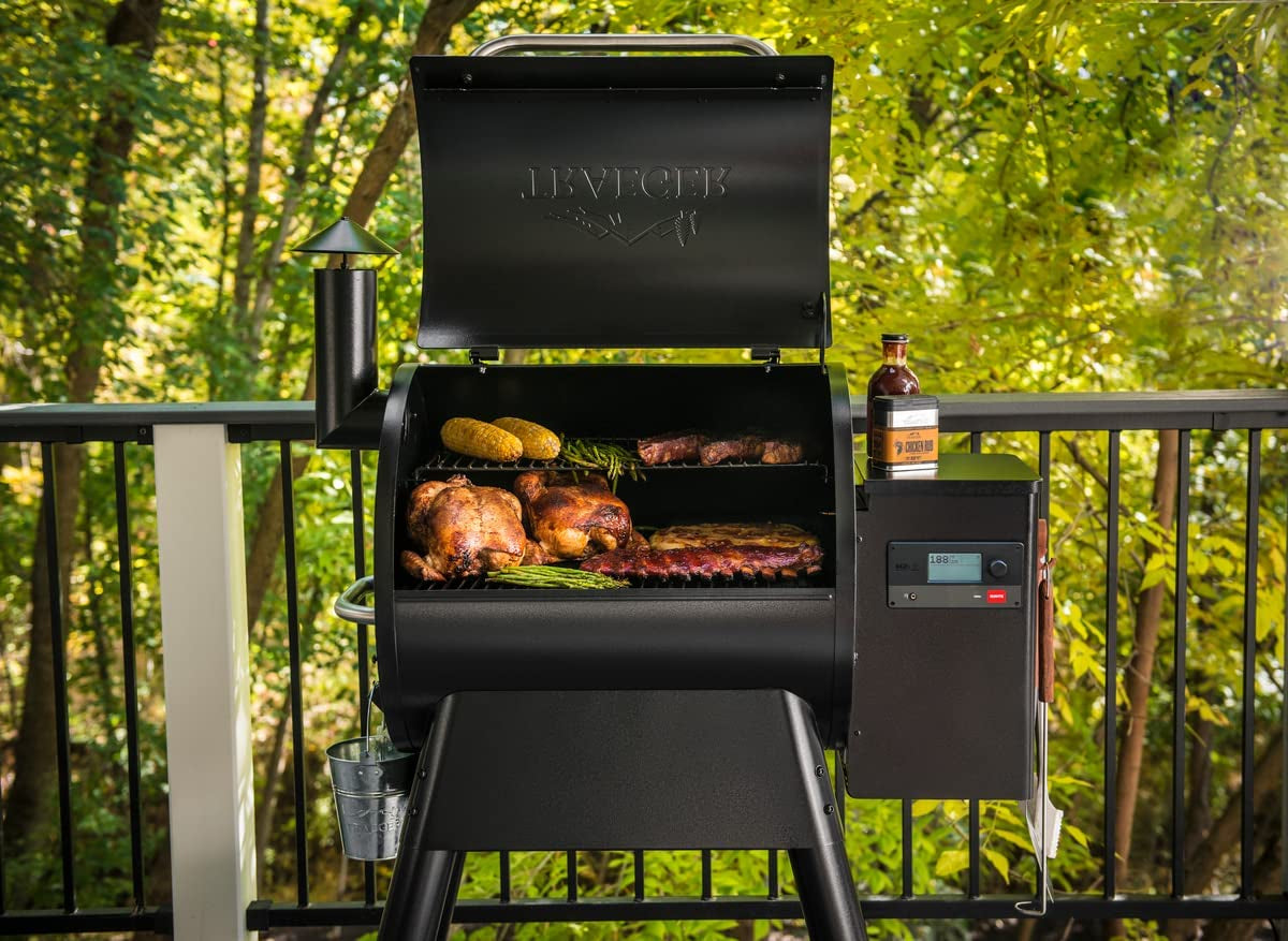 Grills Pro Series 575 Wood Pellet Grill and Smoker with Wifi, App-Enabled, Black, Large